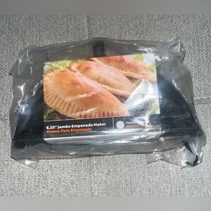 New IMUSA Jumbo Plastic Empanada Maker, Black 6.25in